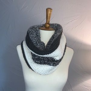 Gap infinity wrap knit scarf